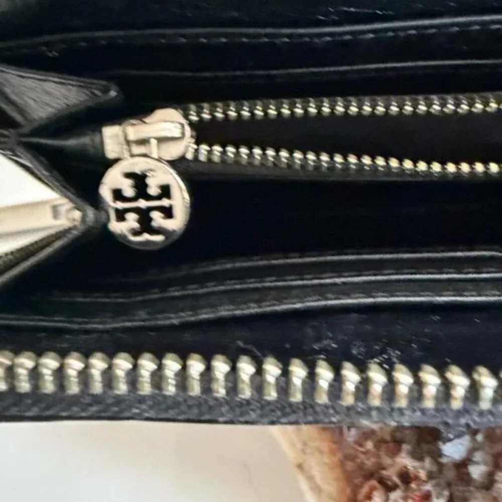 Tory Burch Black Leather Zip-Around Continental Wallet